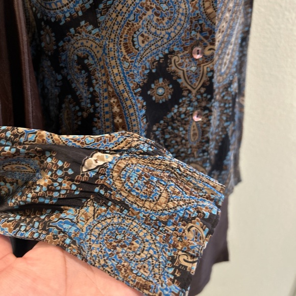 Oscar De La Renta petite brown and blue silk paisley long sleeve top. - Picture 6 of 8